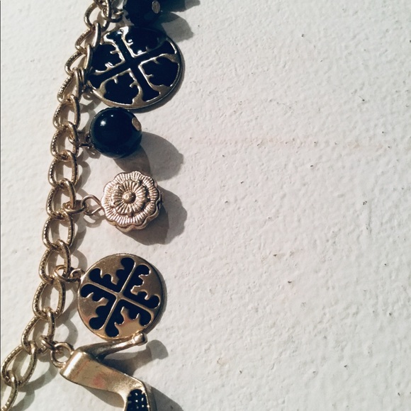 Cute J creative charm necklace - Picture 2 of 5